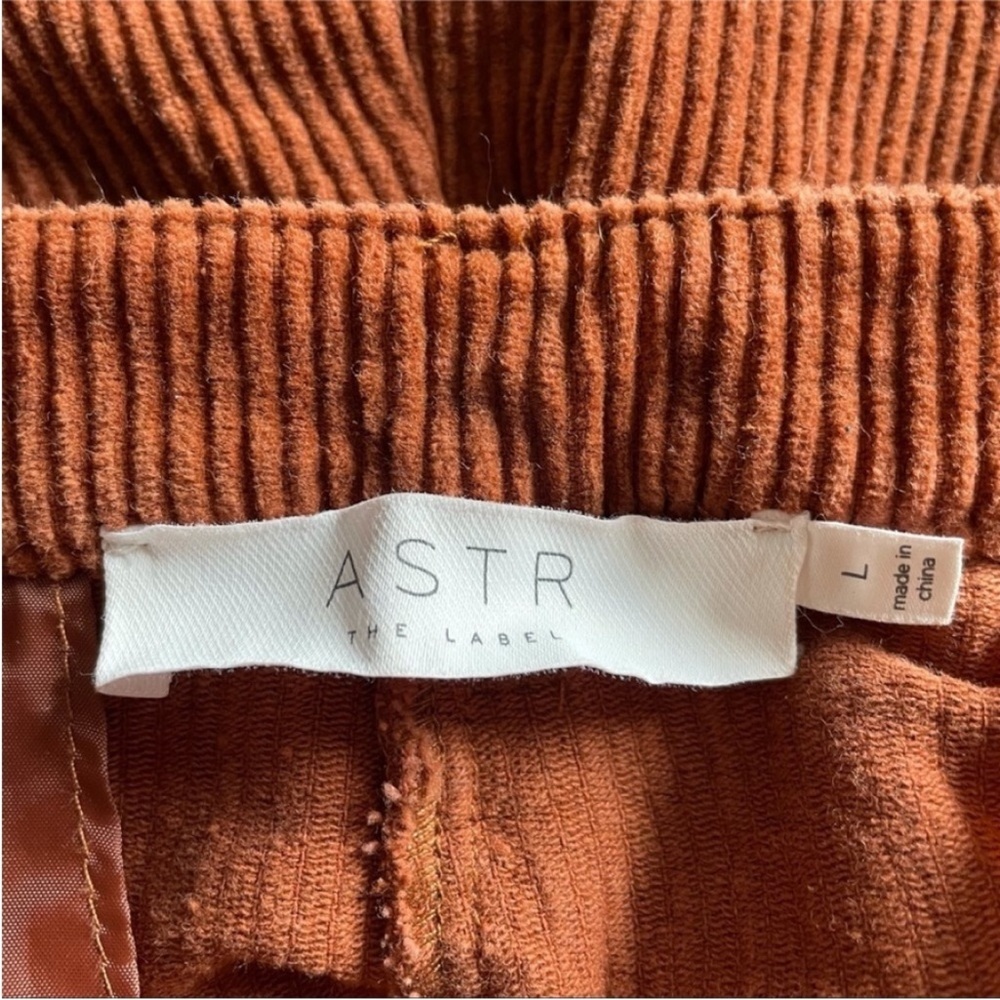 ASTR the Label Wide Leg Flare Crop
Corduroy Pants size Large Brown - Picture 4 of 4